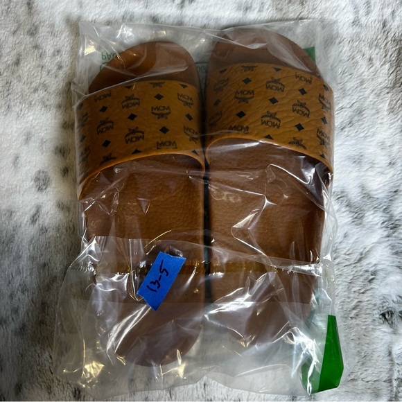 New MCM Cognac Visetos Women’s Monogram Slides sz 37 Made in Italy - Picture 6 of 10